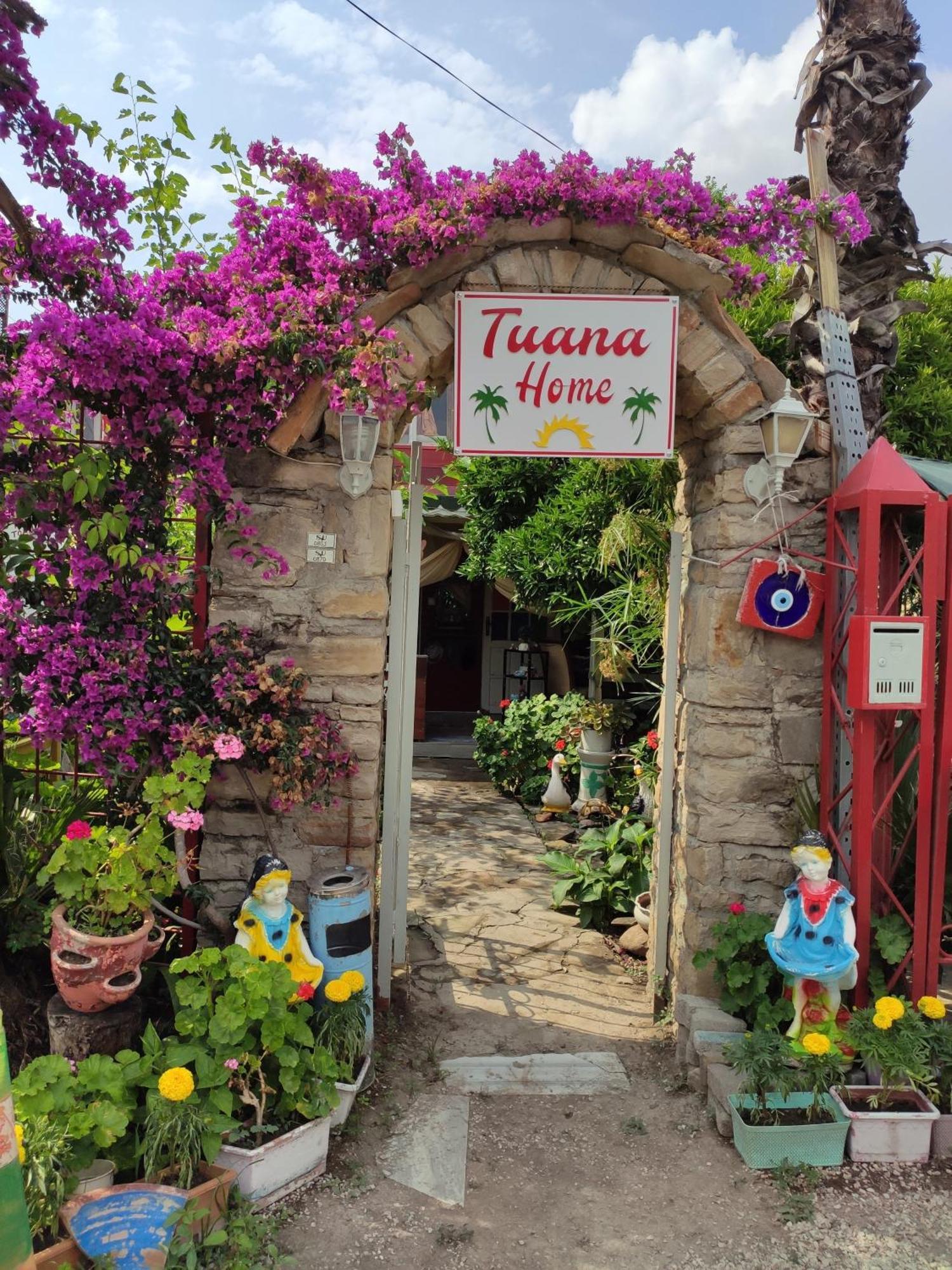 Side Tuana Garden Home Buitenkant foto