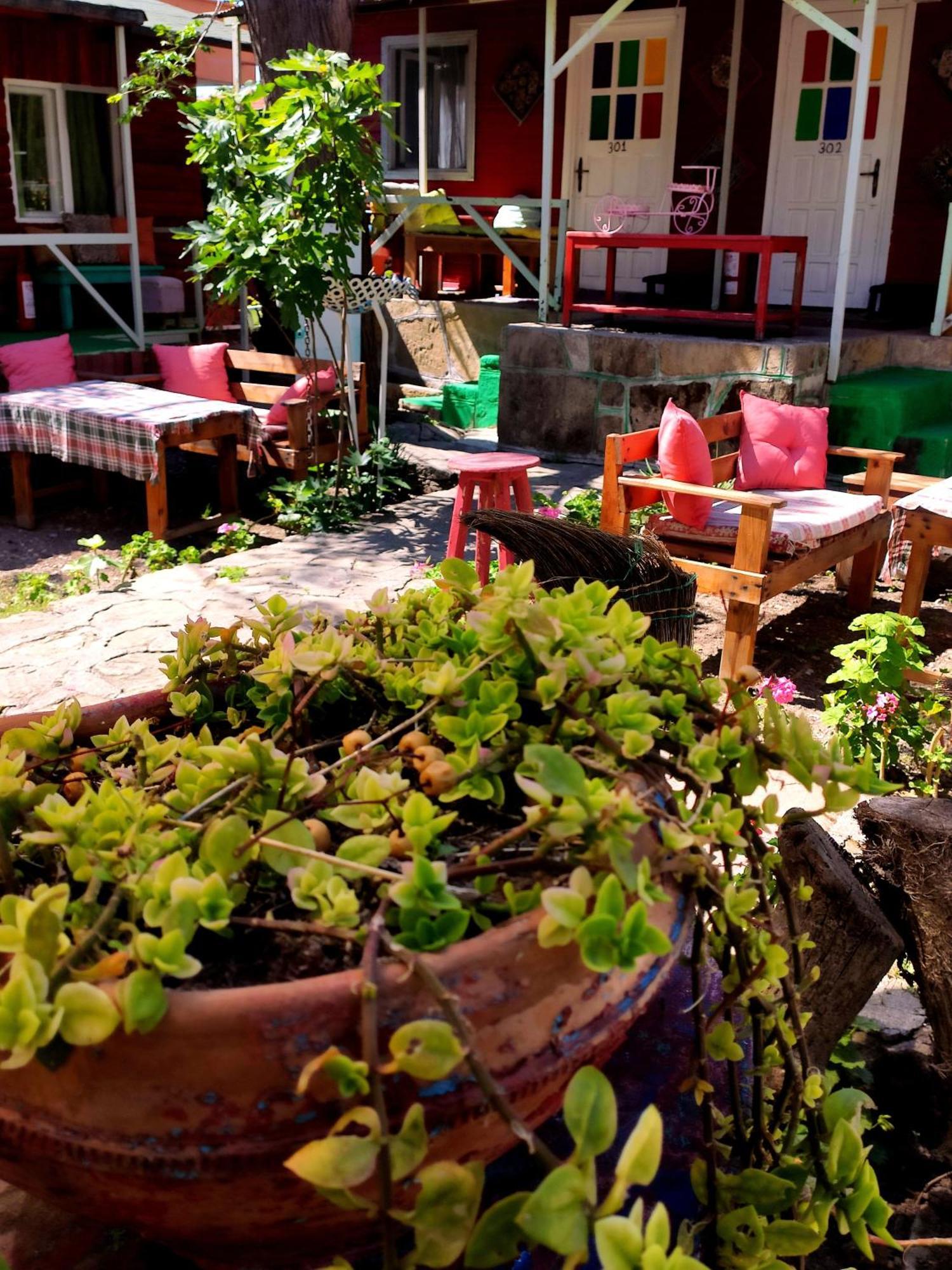 Side Tuana Garden Home Buitenkant foto